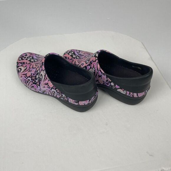 Crocs Womens Sz 6 Duel Comfort At Work Neria Pro II Graphic Pink Paisley Clogs - Picture 9 of 12
